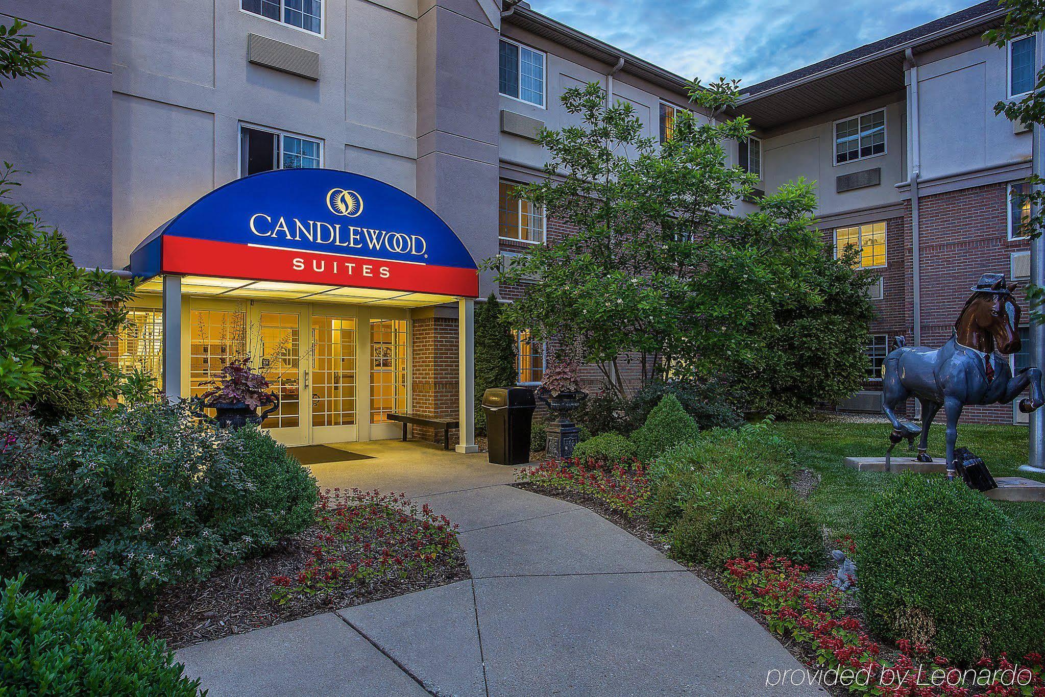 Candlewood Airport By Ihg Hotel 2*