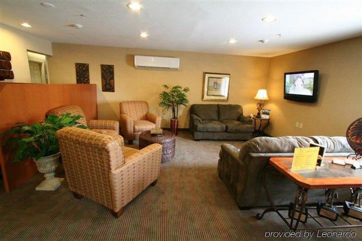 Candlewood Airport By Ihg